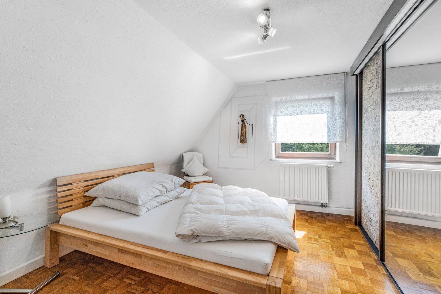 Charmantes Ein-/Zweifamilienhaus mit Gartenoase – München – Vorschaubild 7