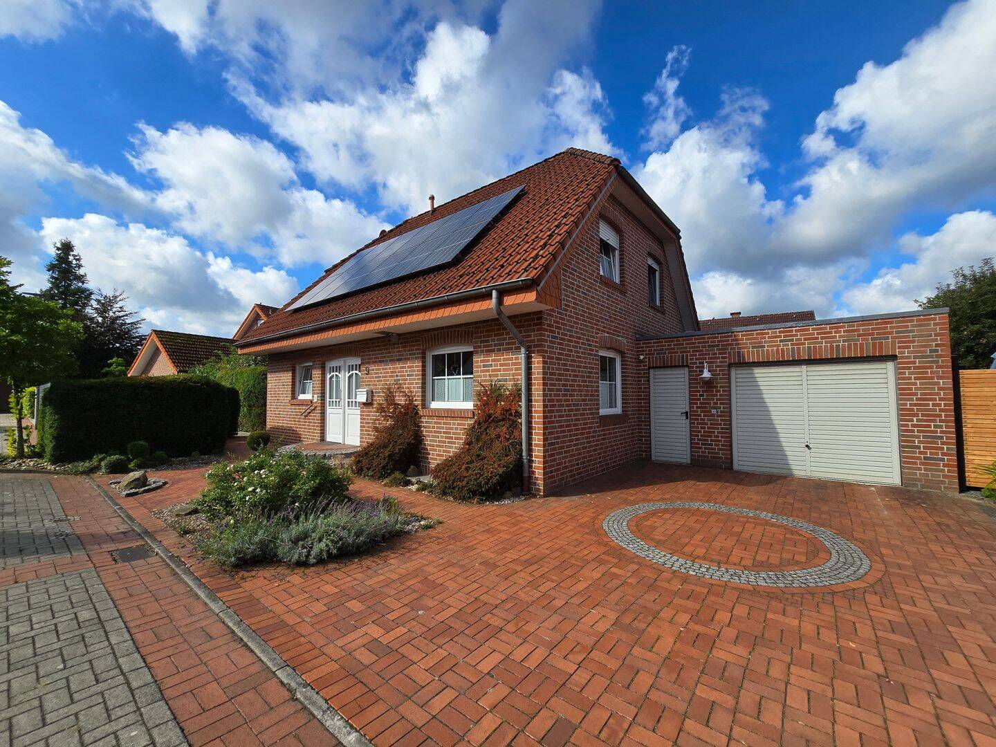 Moderne Ausstattung & familienfreundliche Lage - Einfamilienhaus in Ochtrup zu verkaufen – Ochtrup – Bild 1 von 9