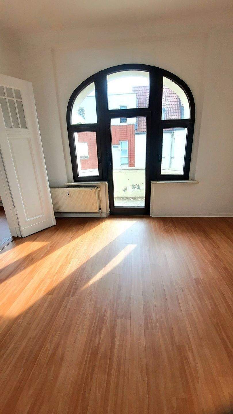 Frisch renoviert! Traumhafte 4-Raumwohnung mit Balkon, nähe Uniklinik – Magdeburg – Vorschaubild 4