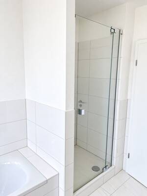 Sofort bezugsfrei: Großzügige und neuwertige 3-Zimmer-Wohnung mit Loggia – 63073 Offenbach am Main – Vorschaubild 9