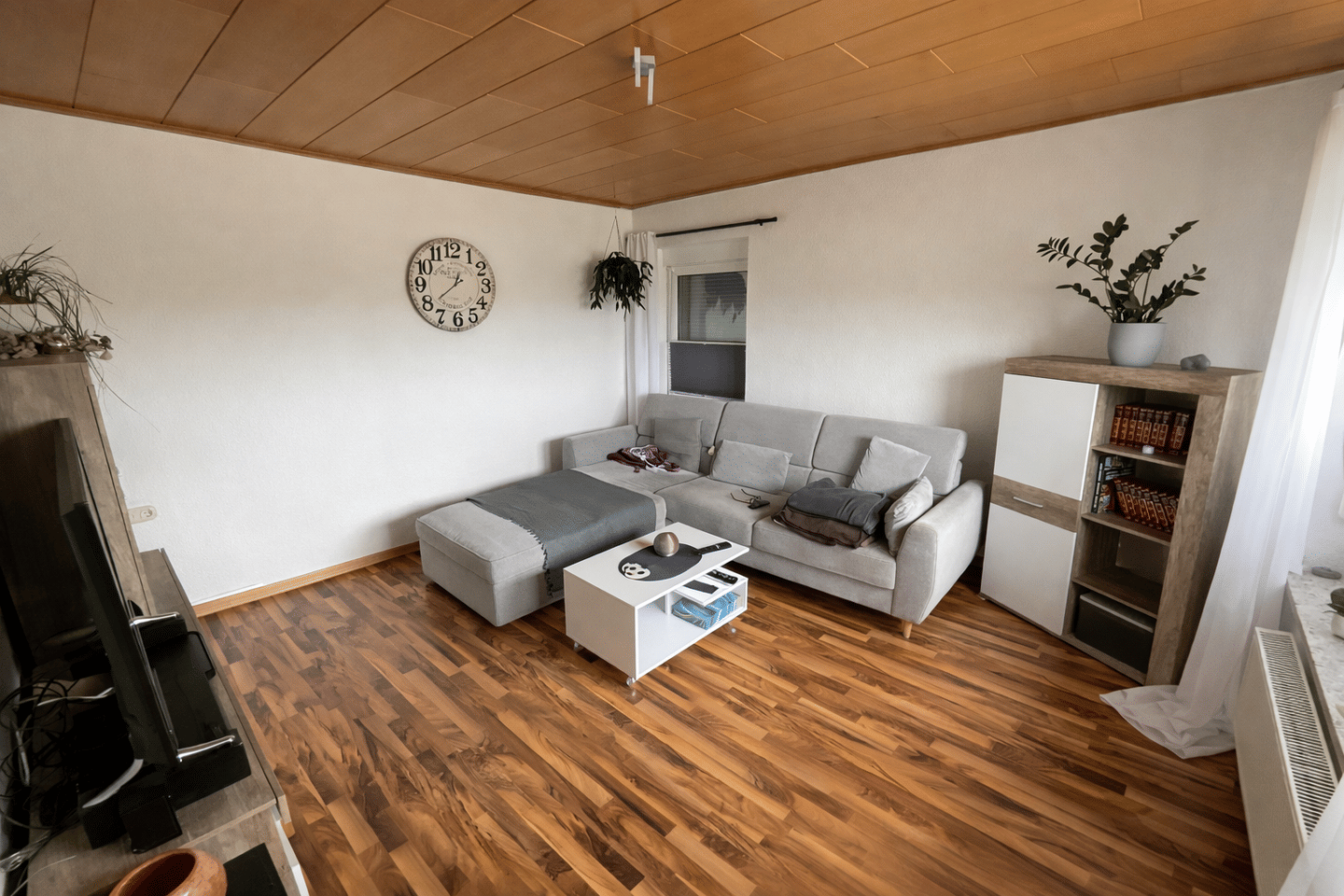 Großzügiges Zweifamilienhaus nahe Edersee mit großem Garten und Ausbaupotenzial – Waldeck – Vorschaubild 2