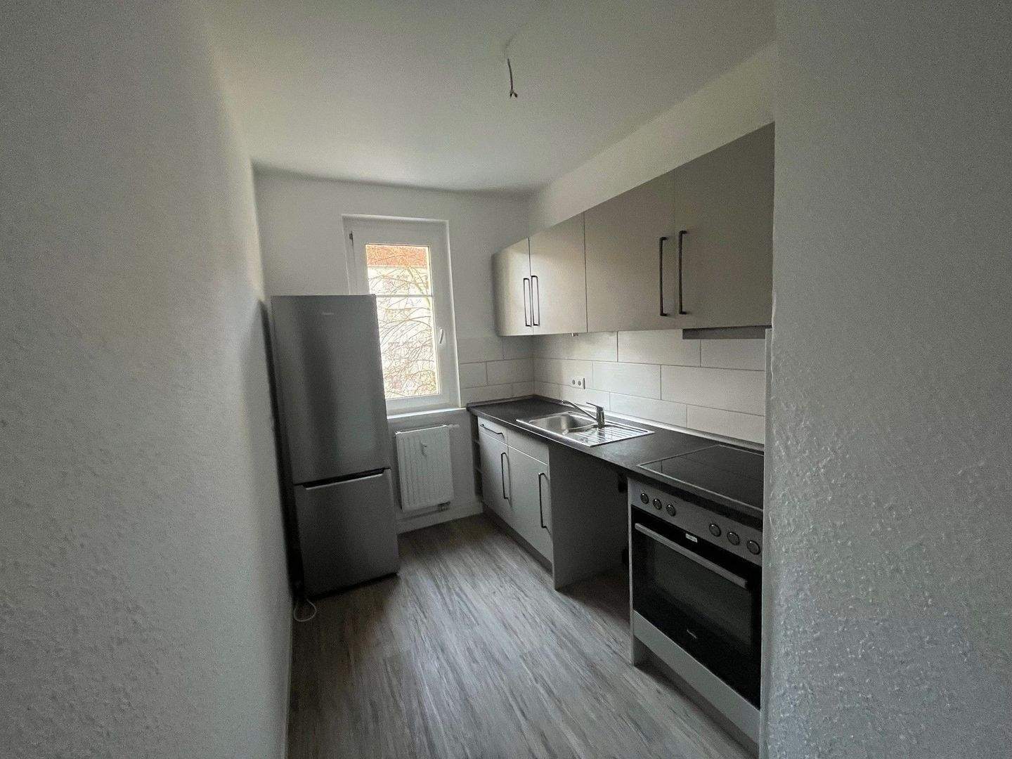 Kleines, schickes 1-Zimmer-Appartement mit Einbauküche, sofort einzugsfertig – Zwickau – Vorschaubild 2