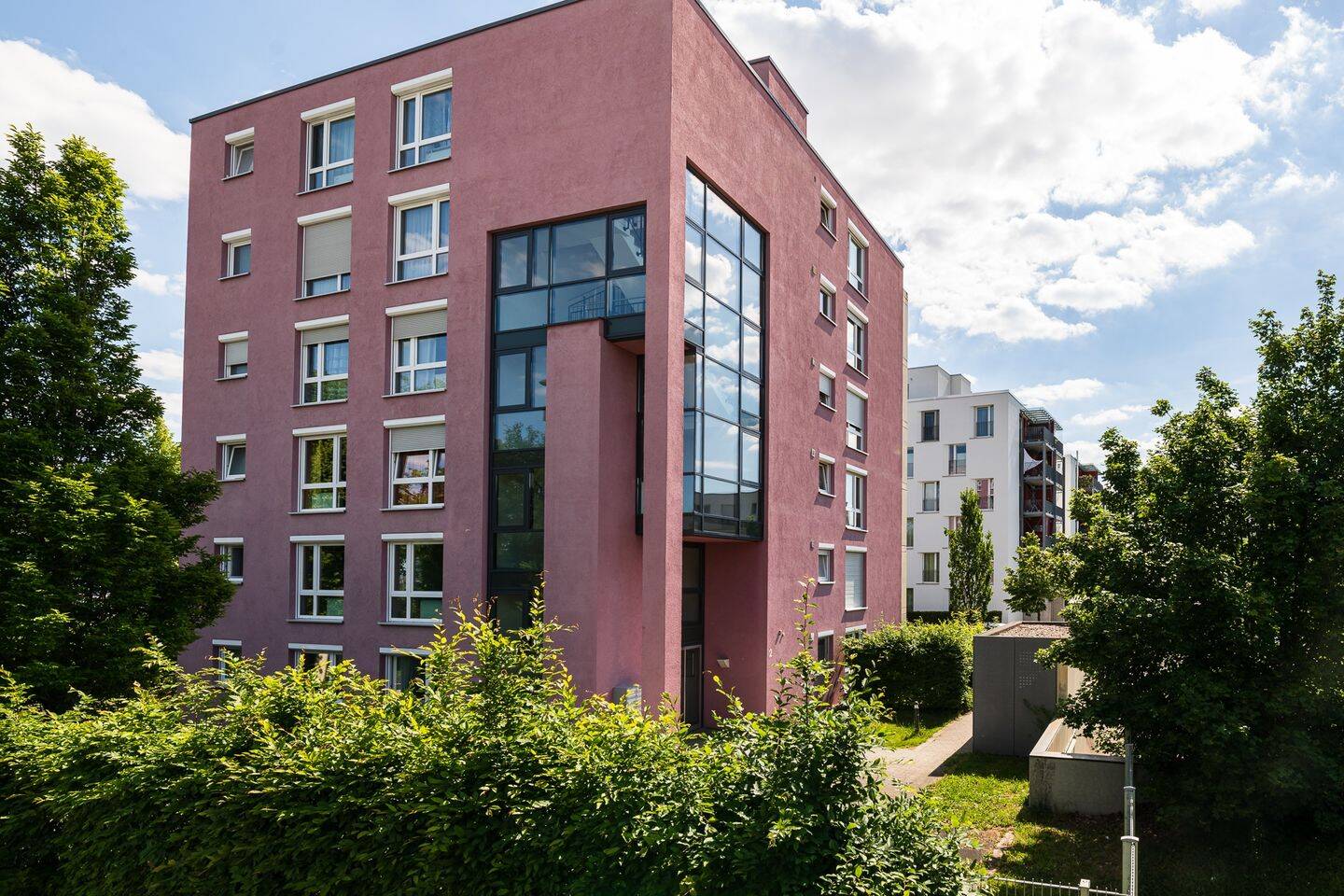 Komfortable 3-Zimmer-Wohnung im Erdgeschoss mit Terrasse (nur WBS mittlere EInkommensbezieher) – Stuttgart – Vorschaubild 2