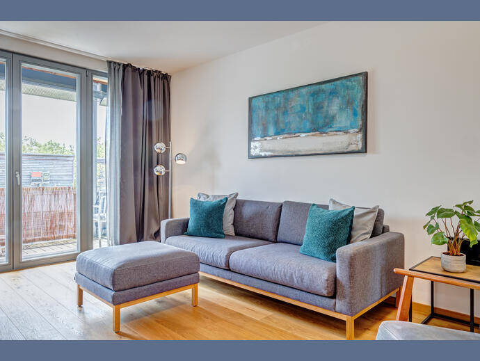 Möbliert: Lichtdurchflutete Wohnung, sehr schön möbliert