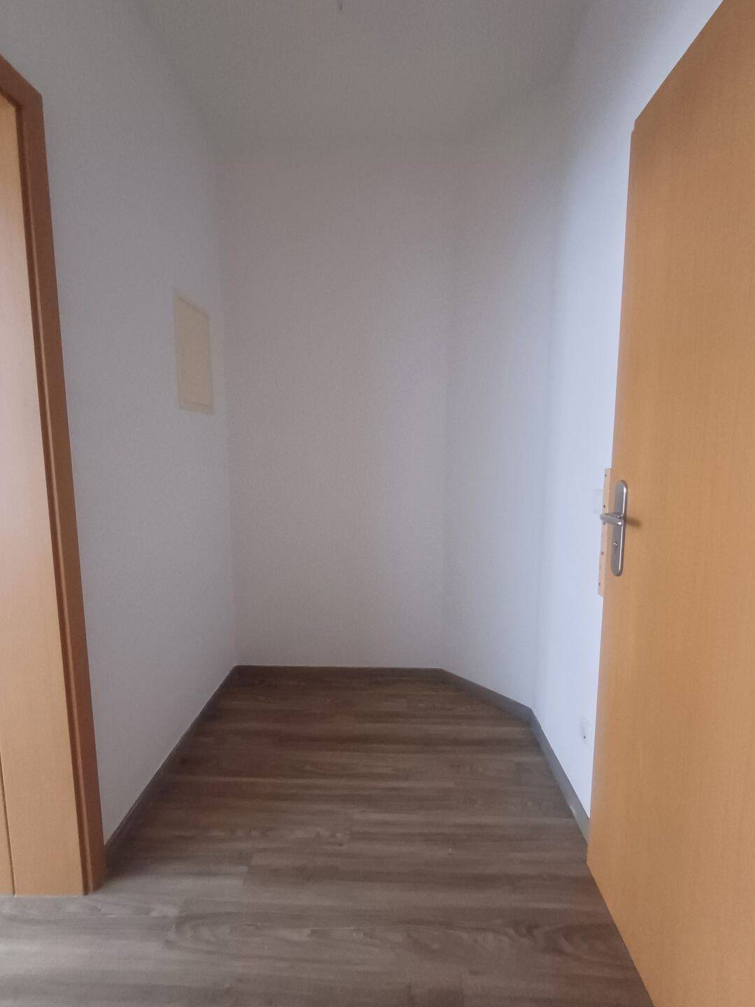 25 m² Wohnbereich mit offener Küche + inkl. EBK * / Vinyl / Bad mit Wanne – Chemnitz – Vorschaubild 8