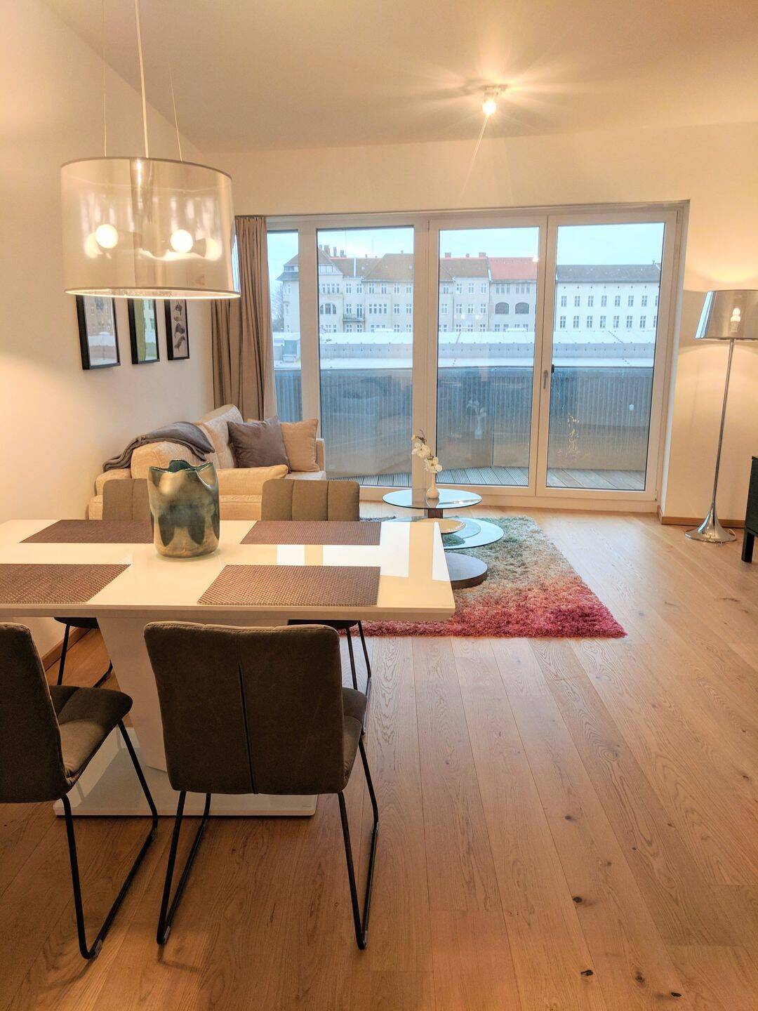 Designer 2-Zi.-Wohnung mit Concierge Riverside direkt am Hauptbahnhof Berlin – Berlin – Vorschaubild 3