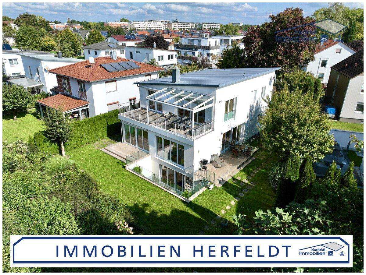 Exklusive 3-Zimmer-Dachterrassenwohnung für gehobene Ansprüche in Villenensemble – Augsburg – Vorschaubild 2