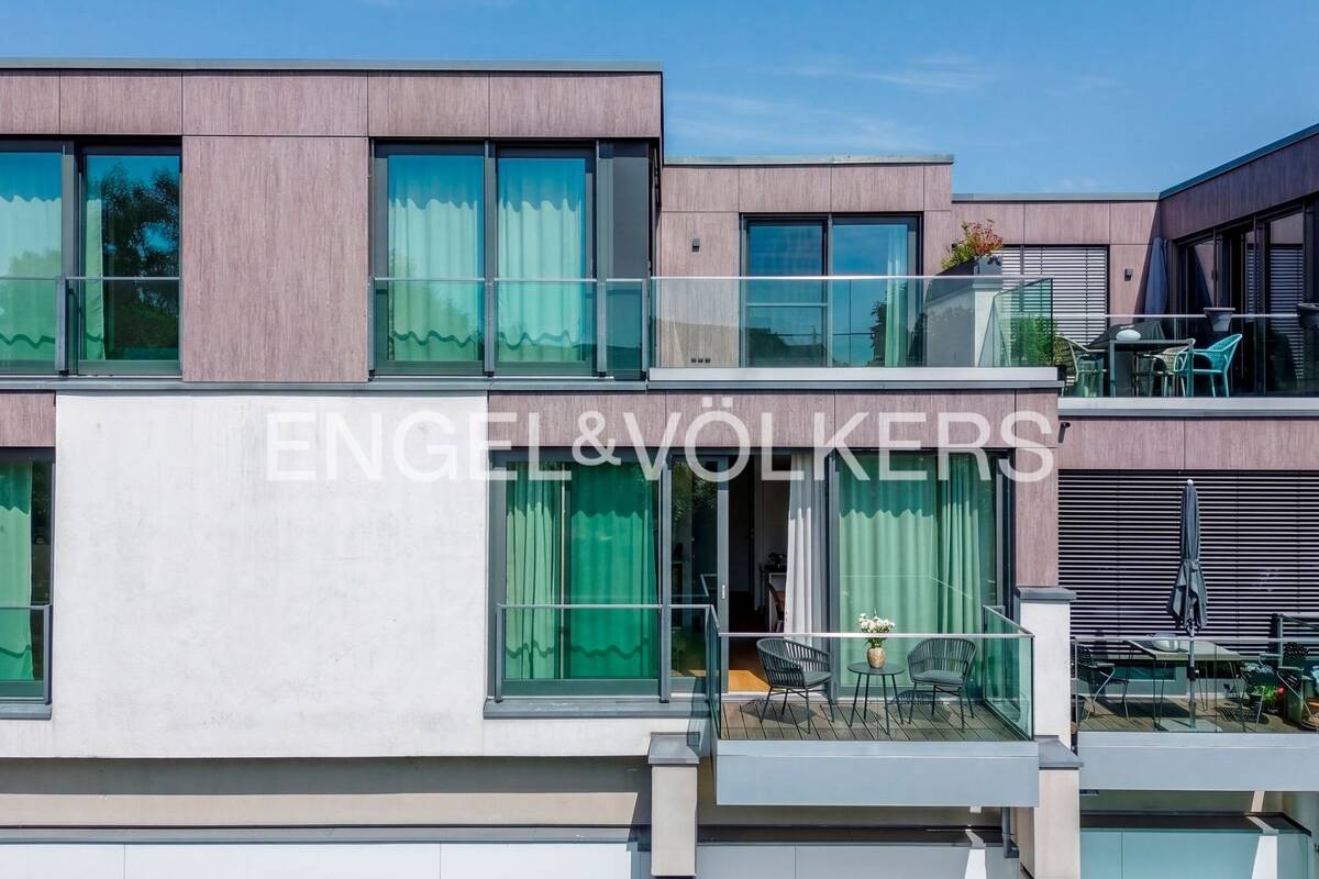 Licht und Eleganz - Großzügiges Wohnen in der Endetage! – 22297 Hamburg – Bild 1 von 9