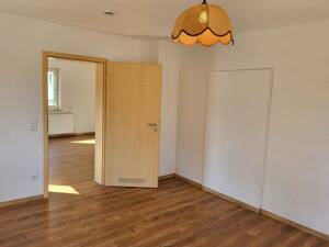 "Hidden Gem" in Erlangens Bestlage: Neuwertige 3-Zimmer-Oase mit Maßküche & Home-Office-Setup! – 91052 Erlangen – Vorschaubild 7