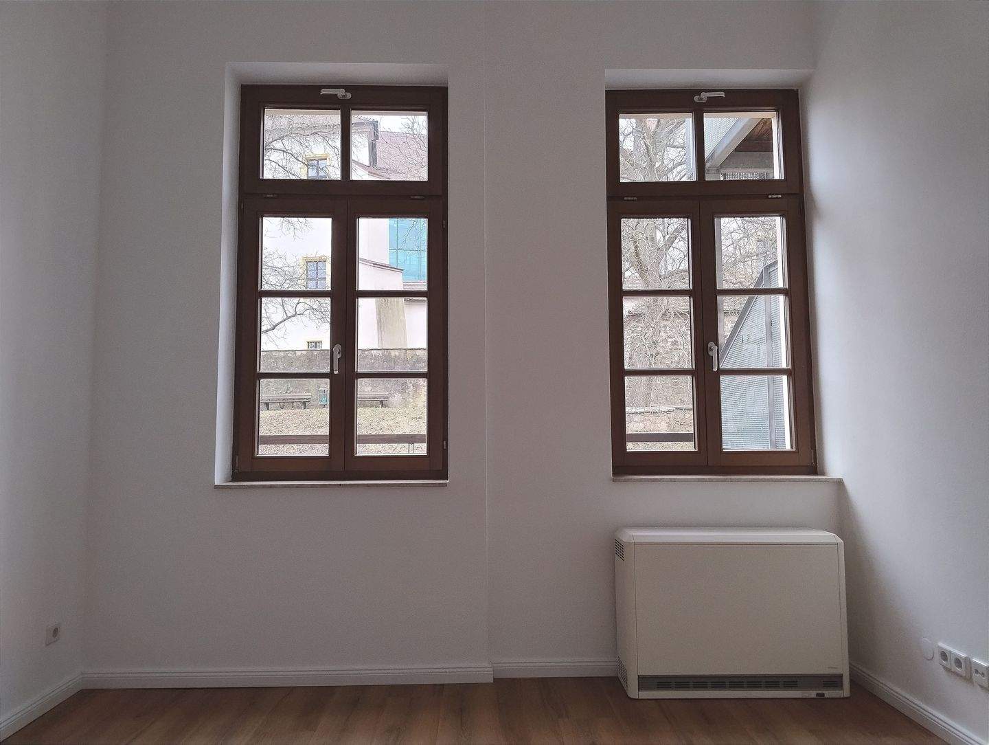4-Zimmer-Wohnung im 1.OG mit Balkon und Burgblick! Esszimmer, Gäste-WC. Stellplatz wenn gewünscht. – Bautzen – Vorschaubild 8