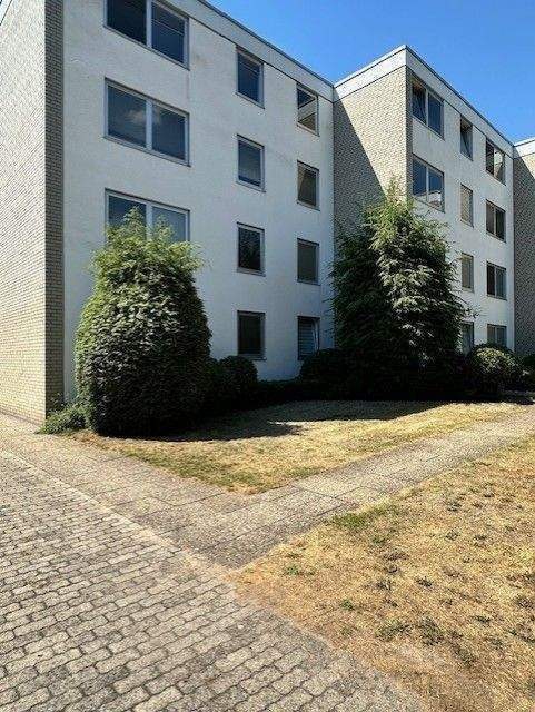 Zeitlos gut – 4-Zimmer-Wohnung mit neuen Fenstern in Nürnberg-Laufamholz – Nürnberg – Vorschaubild 8