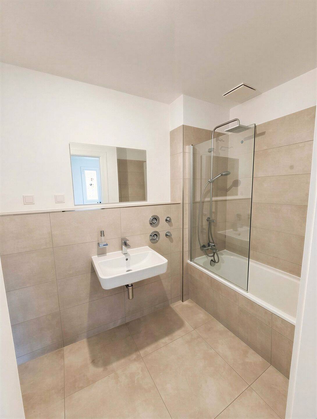 NEU & in Renovierung I neue Einbauküche I Bad mit Wanne – Dresden – Vorschaubild 3
