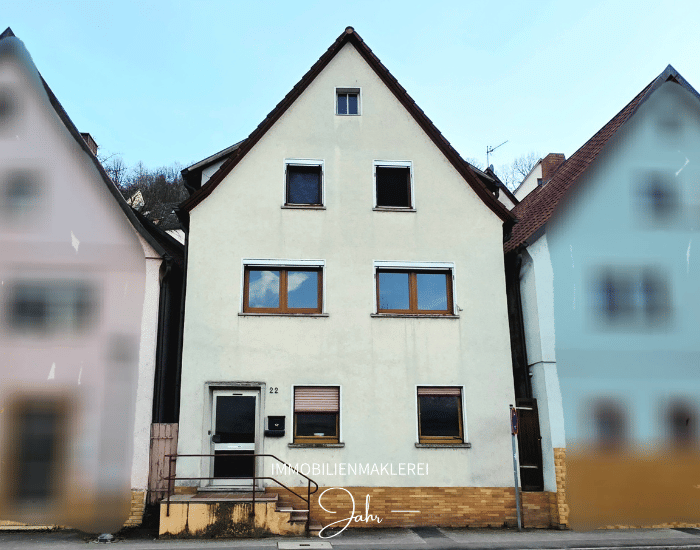 Charmantes Einfamilienhaus in zentraler Lage mit Potenzial – Gemünden am Main – Bild 1 von 9