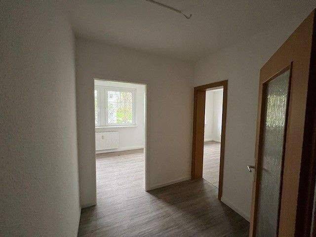 Charmante 2-Zimmerwohnung mit Modernem Komfort in Zwickau – Zwickau – Vorschaubild 2
