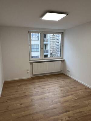 Kernsanierte 1 Zimmer Wohnung mit Potenzial - zentrale Lage Mainz ab 15.08 - oder 01.09 – 55118 Mainz – Vorschaubild 4