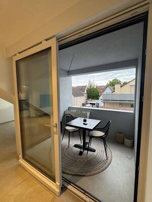 Möbilierte 110qm Dachgeschosswohnung ( max Mietdauer 12 Monate ) – 65191 Wiesbaden – Vorschaubild 4