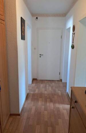 Gepflegte 4-Zimmer-Wohnung mit Balkon in Paderborn/Schloß Neuhaus, provisionsfrei – 33104 Paderborn – Vorschaubild 5