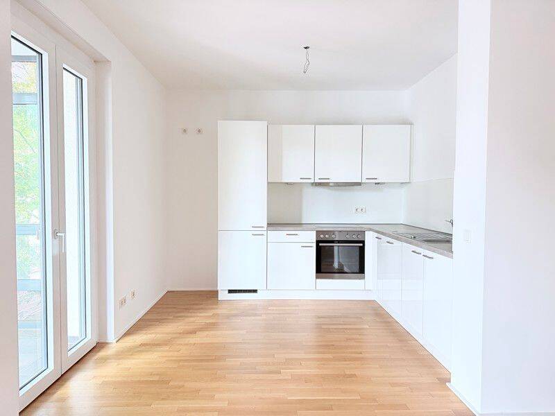 Großzügige Wohnung mit Wintergarten sucht Mieter: 2-Zimmer, 59m²