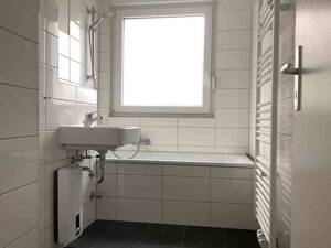 3 Zimmer-Wohnung mit Balkon im modernisierten Wohnhaus in Schildesche zu vermieten – 33611 Bielefeld – Vorschaubild 2