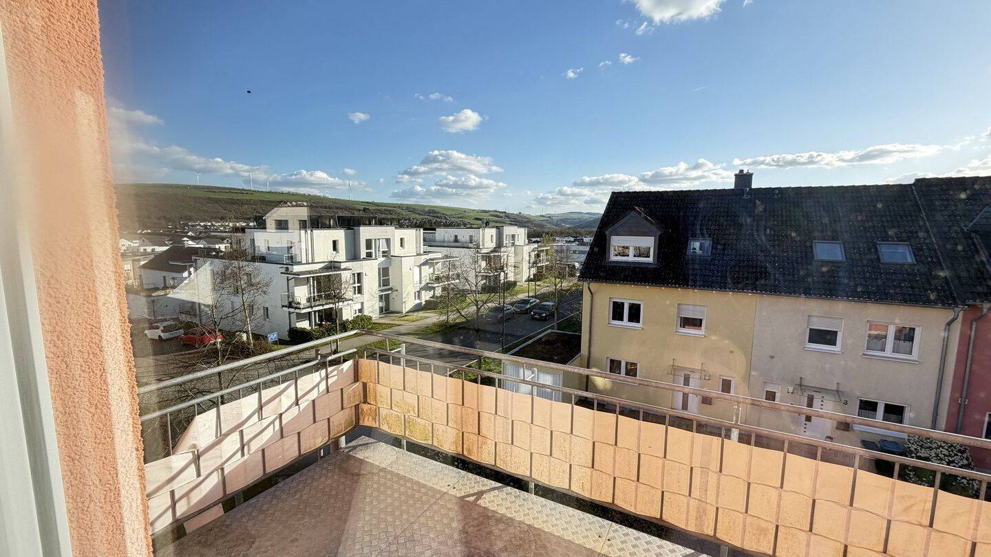 Neuwertige, sehr helle 5 Zimmer Wohnung mit schönem Fernblick – Trier – Vorschaubild 5