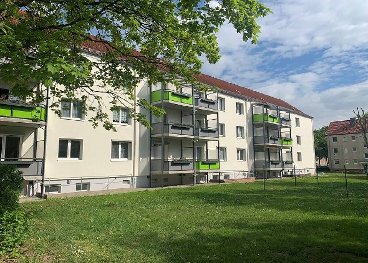 Sanierte 3-Raum-Wohnung - große Dusche u. großer Balkon – 39387 Oschersleben – Bild 1 von 6