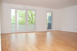 Sonnige 4 Zimmer Neubauwohnung mit Balkon und perfekter Verkehrsanbindung und trotzdem Felder und Wiesen