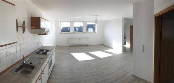 offenes Wohnen! großzügige 2-Zimmer im Dach mit Einbauküche!! – Plauen – Vorschaubild 2
