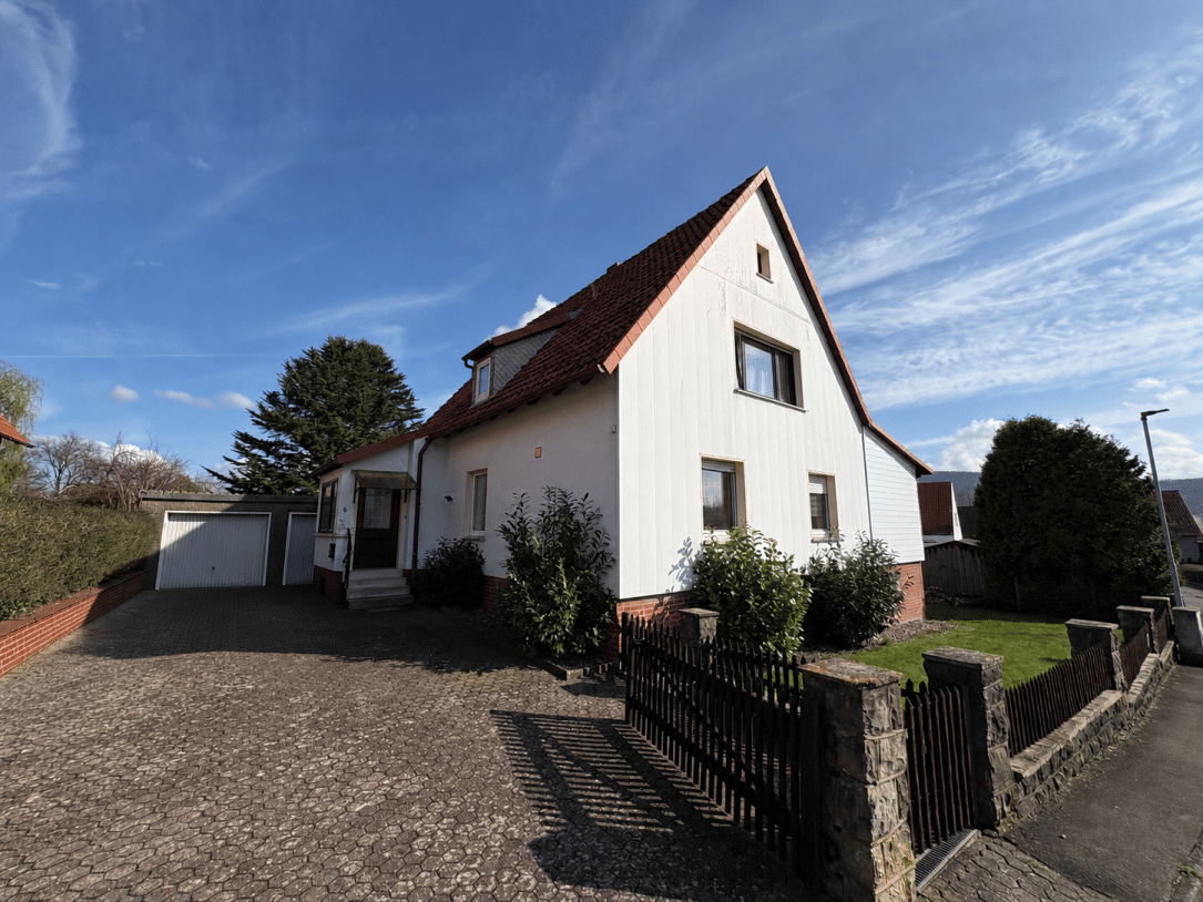 Raum für die ganze Familie - Zweifamilienhaus mit Potenzial