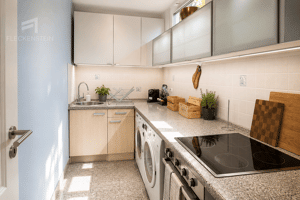 Stilvolle, voll möblierte 2,5-Zimmer-Wohnung mit Balkon & Tiefgarage in Sendling-Westpark – 81369 München – Vorschaubild 5