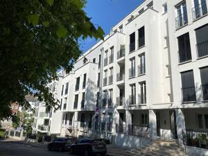 BURTSCHEID: Luxuriöse Terrassenwohnung inkl. neuwertiger Einbauküche