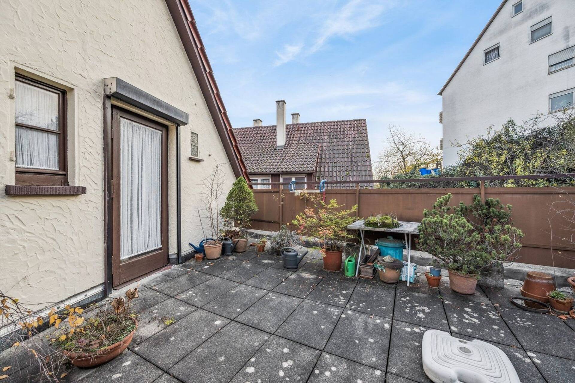 Mehrfamilienhaus in 70378 Stuttgart / Mühlhausen mit 171,76 m² kaufen