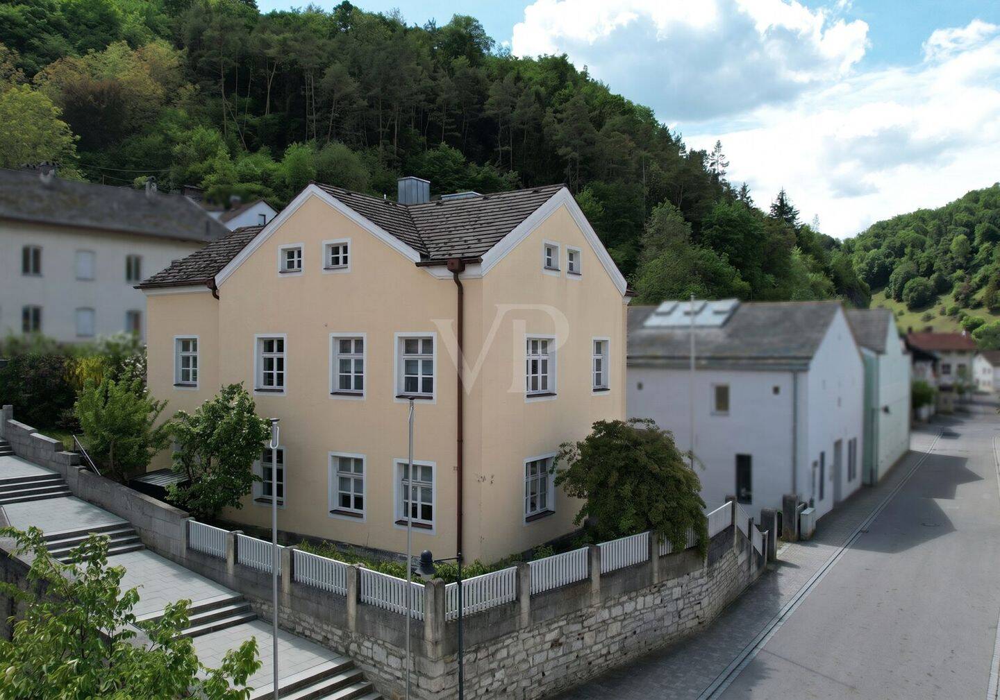 Gepflegtes Stadthaus mit besonderem Charme - Im Erbbaurecht – Mörnsheim – Vorschaubild 4