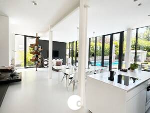 Futuristische Villa mit traumhaftem Garten und Pool in absoluter Bestlage – 70192 Stuttgart – Vorschaubild 1