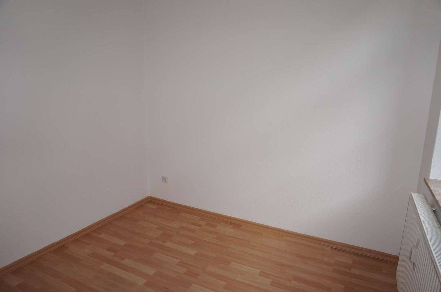 Frei ab 1.10.26 ! Küche mit Balkon - kleines sep. Arbeitszi. !!! – Chemnitz – Vorschaubild 5