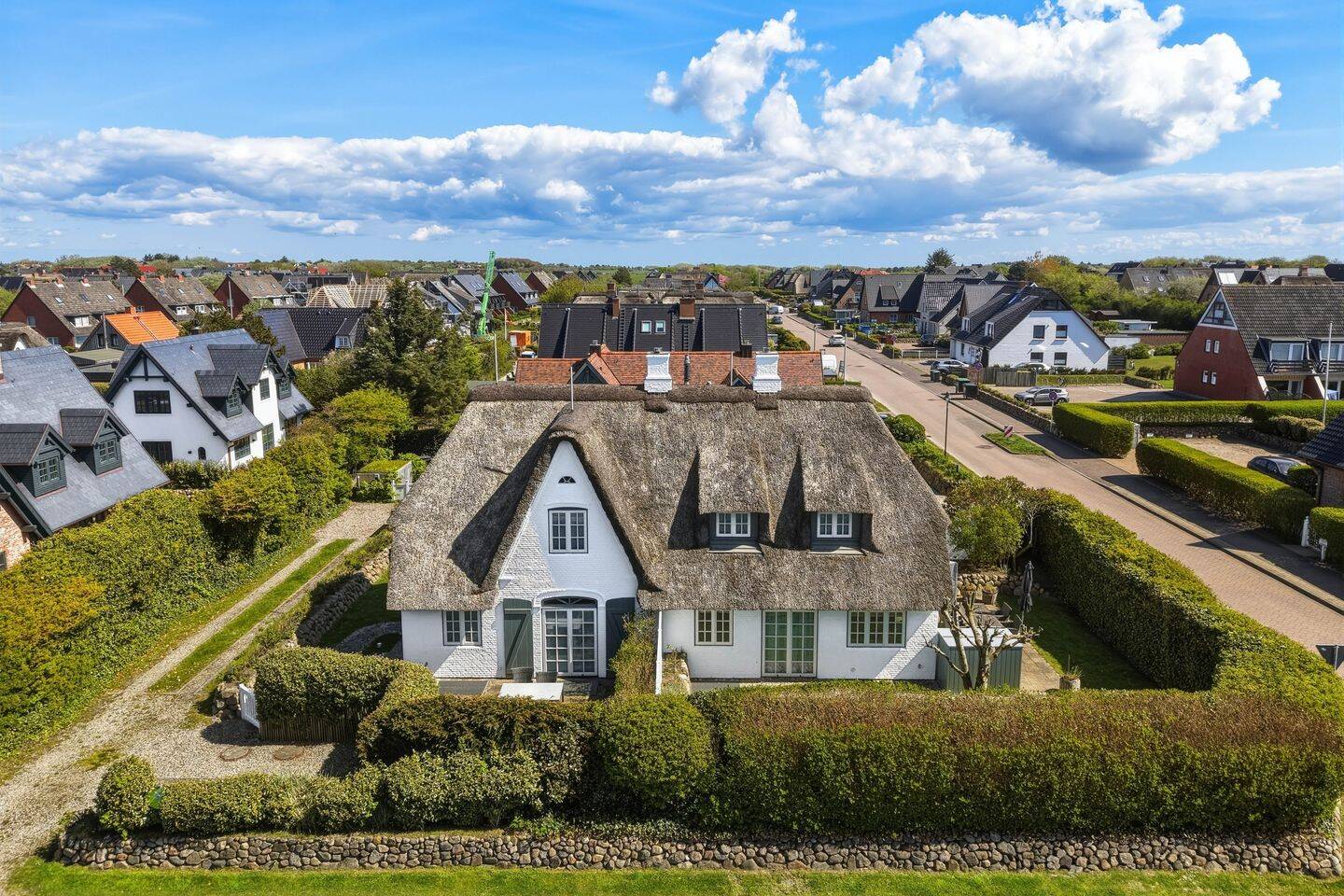 Reetgedeckte Haushälfte mit eingewachsenem Garten in Wenningstedt – Wenningstedt-Braderup (Sylt) – Vorschaubild 4