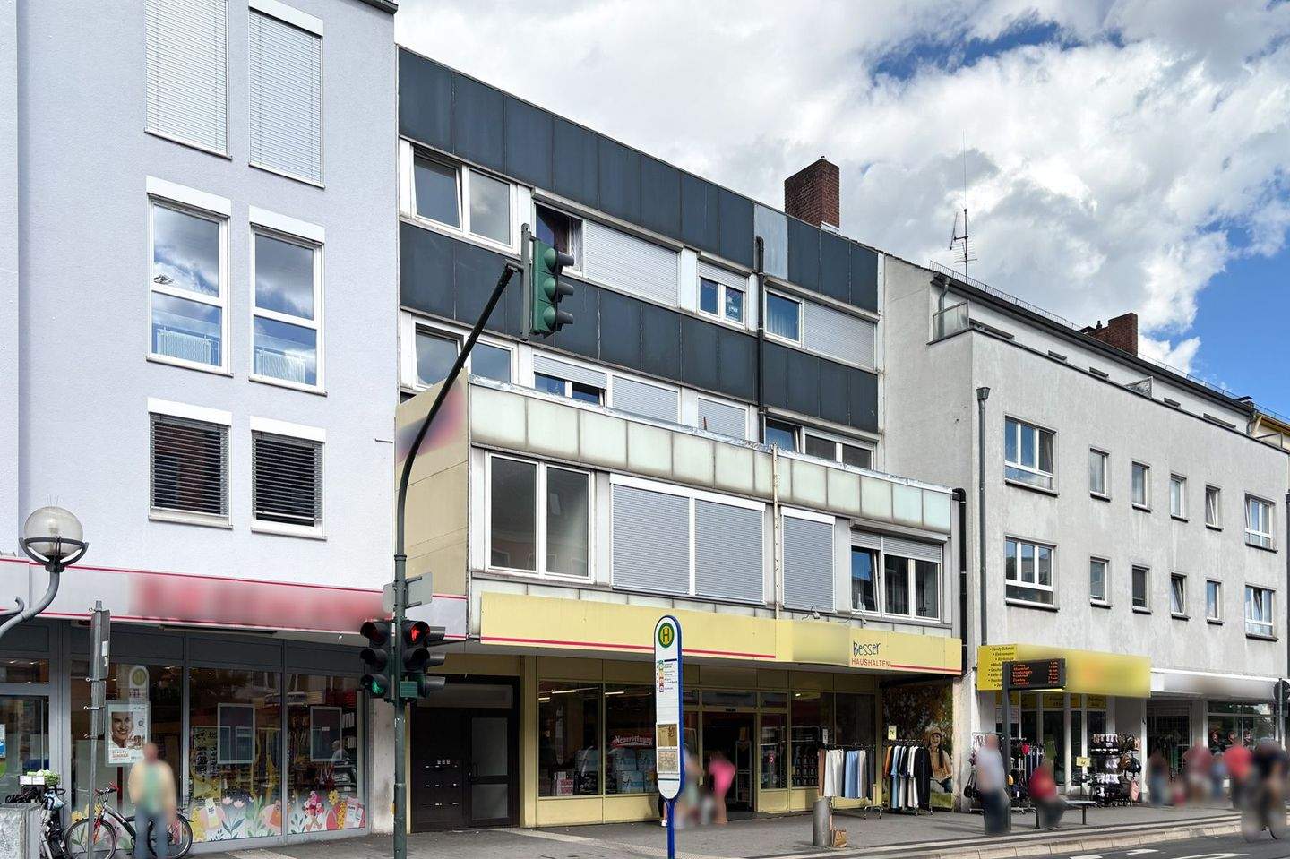 Investieren in Toplage: Wohn- und Geschäftshaus im Herzen von Hanau – Hanau – Bild 1 von 9