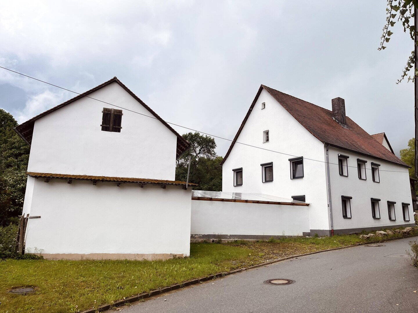 Kernsaniertes Einfamilienhaus/Bauernhaus mit großem Grundstück, Hühnerhaltung & Werkstatt