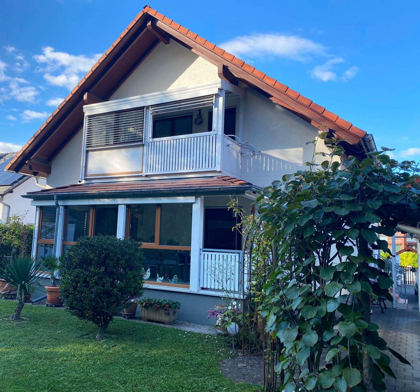 Großzügiges Zweifamilienhaus – Neuenburg am Rhein – Bild 1 von 6