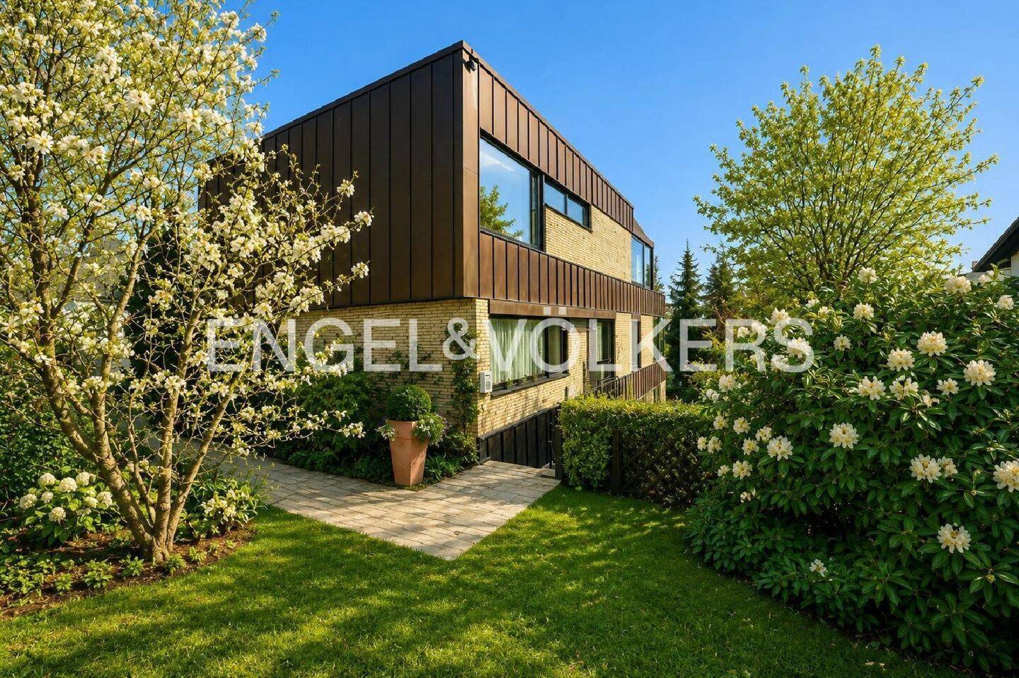 Großzügiges Architektenhaus mit Charme und Modernisierungspotenzial – Taunusstein – Vorschaubild 2