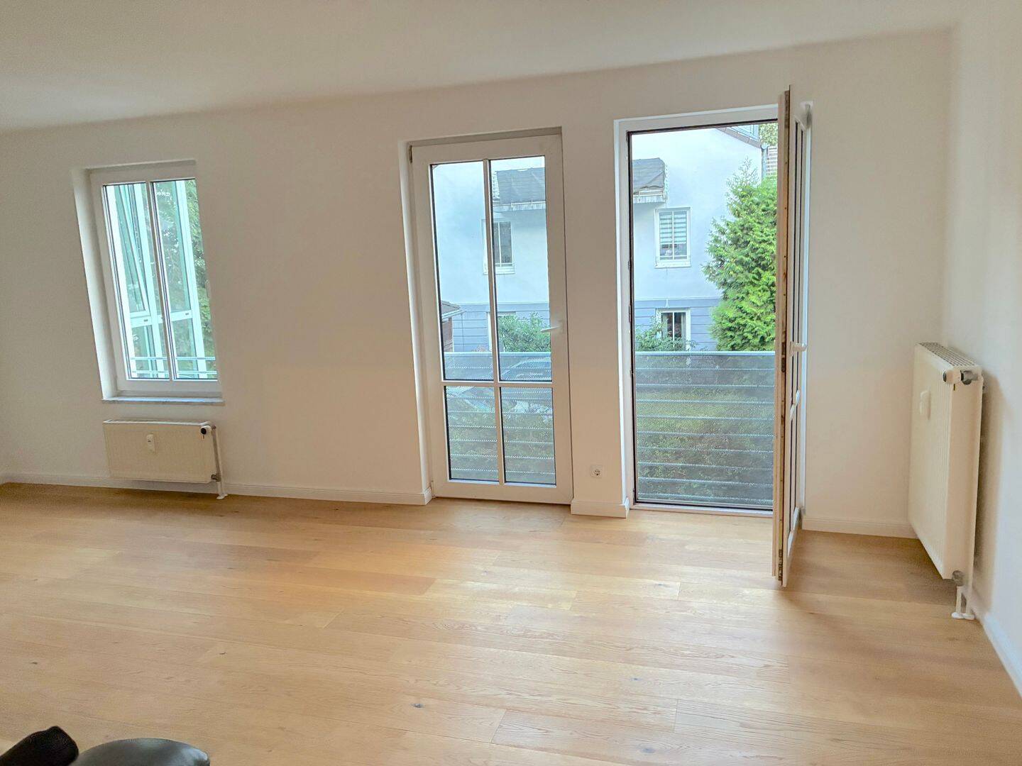 Modernisierte bezugsfreie 2-Zimmer Wohnung mit Aufzug und PKW Stellplatz – Berlin – Vorschaubild 4