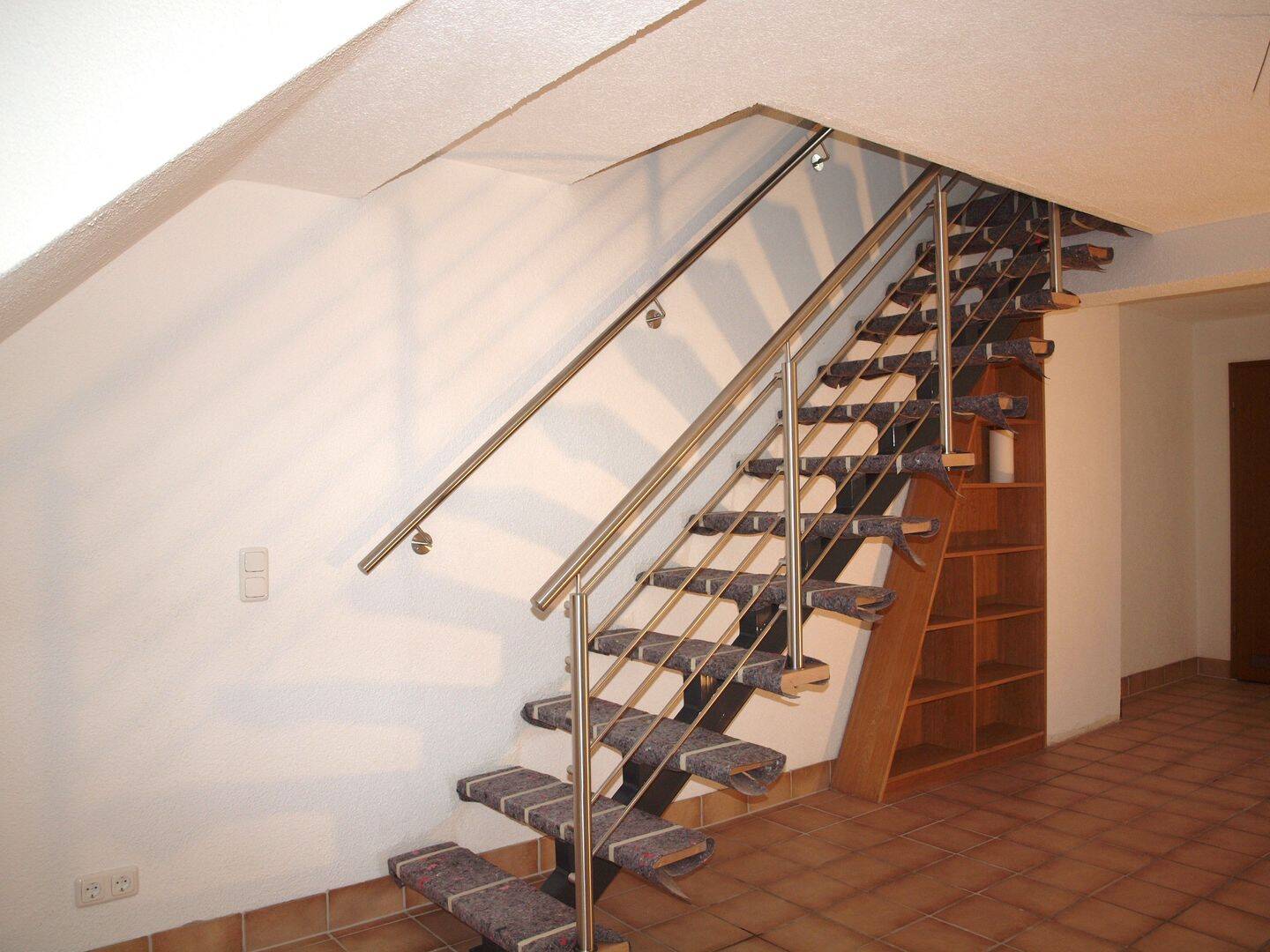 CHARMANTE DACH-MAISONETTE mit SONNENBALKON in WANHEIMERORT – Duisburg – Vorschaubild 6