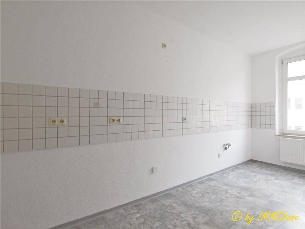 Mit Balkon und Stellplatz - Neuer Bodenbelag auf Wunsch! – Chemnitz – Vorschaubild 5