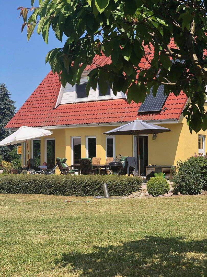 Einfamilienhaus Energieeffiziensklasse B mit E-Ladestation für Automobile – Boitzenburger Land – Bild 1 von 9