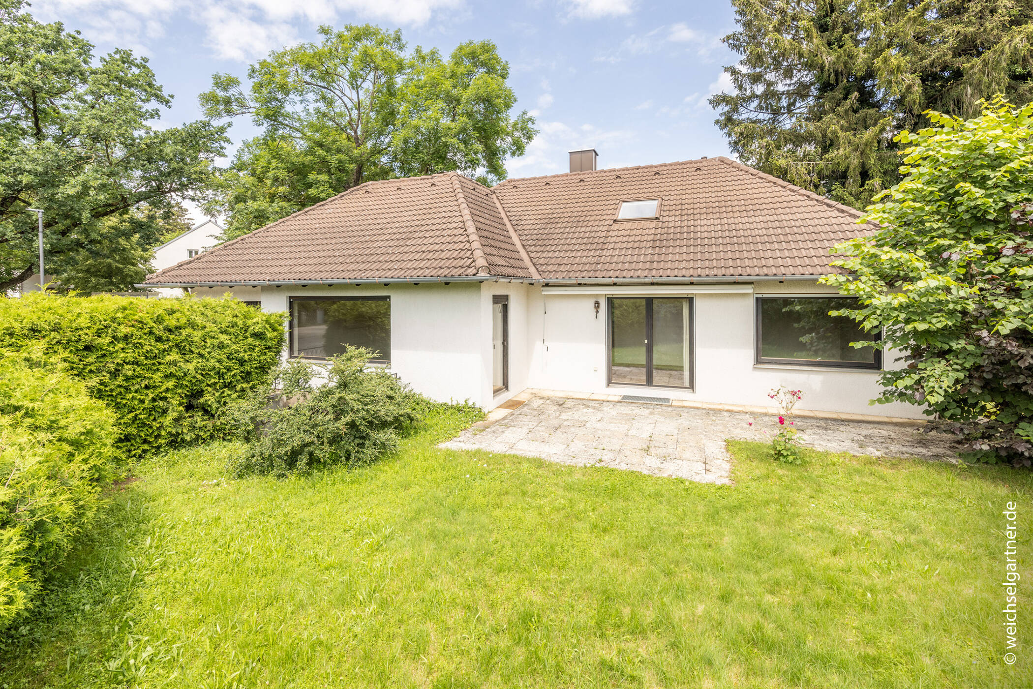 Einfamilienhaus-Bungalow mit schönem Südgarten (5 Gehminuten zur S-Bahn) – Eichenau – Vorschaubild 2