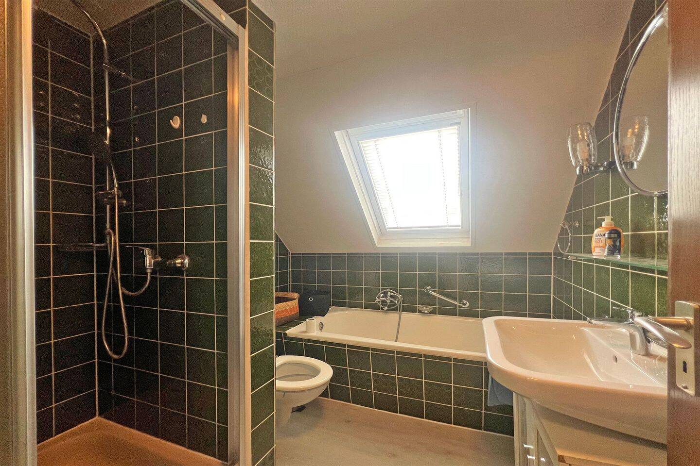 Renoviertes EFH mit neuwertiger Doppelgarage in idyllischer Wohnsiedlung nahe des Klosters – Hermeskeil – Vorschaubild 9