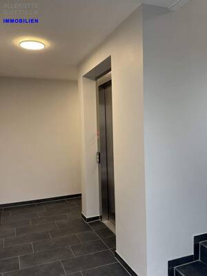 Vermietete!! 3,5 Zi. Dachgeschosswohnung mit Balkon und Aufzug – 46119 Oberhausen – Vorschaubild 7