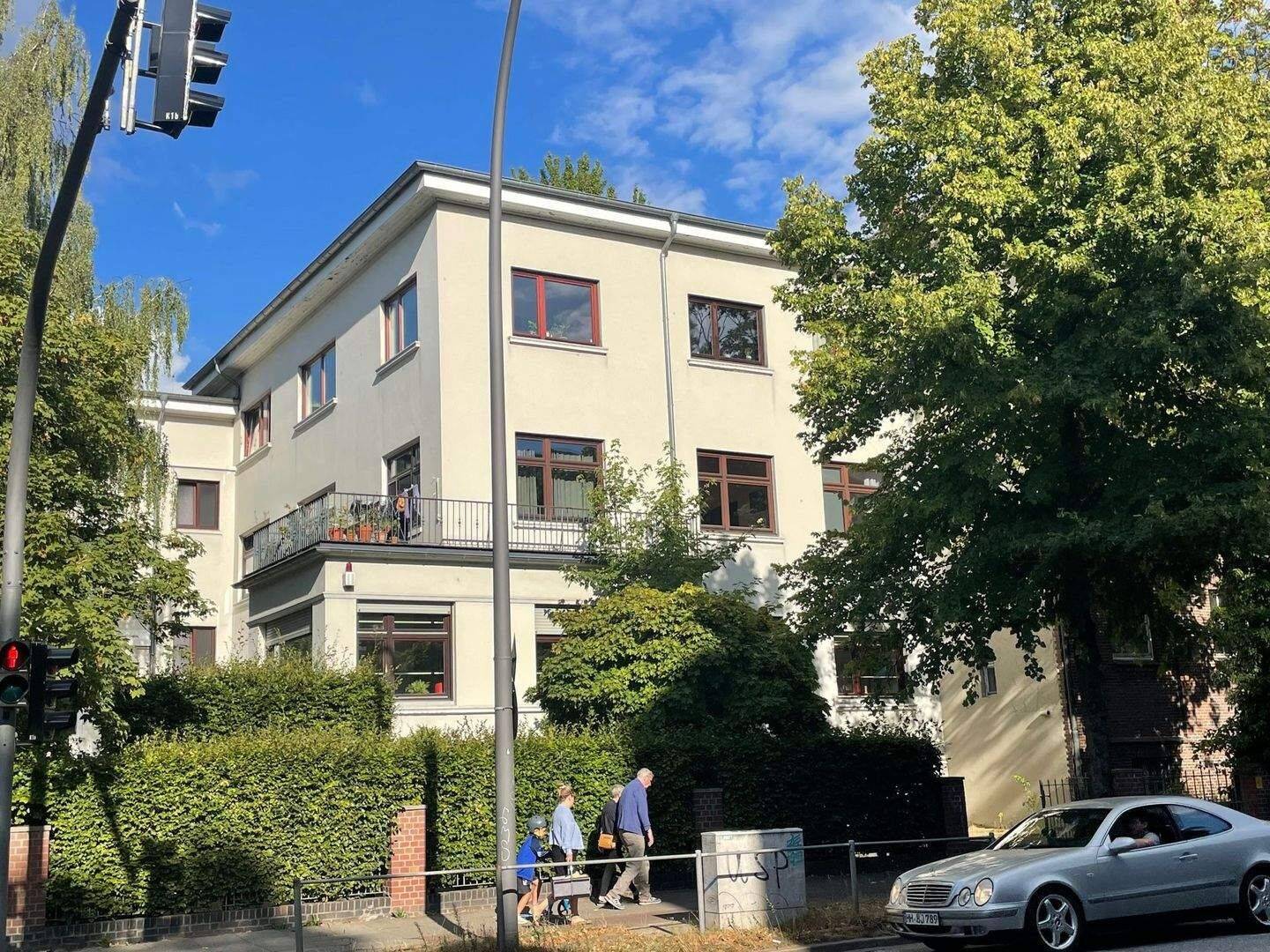 helle 3,5-Zimmer-Wohnung mit EBK und Balkon in bester Wohnlage – Hamburg – Vorschaubild 2
