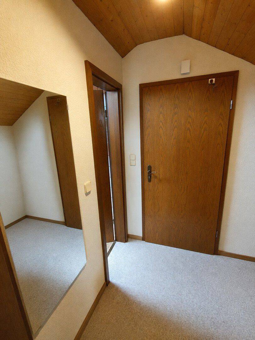 Gemütliche 1,5-Zimmer Dachgeschosswohnung in ruhiger Lage – Leverkusen – Vorschaubild 2