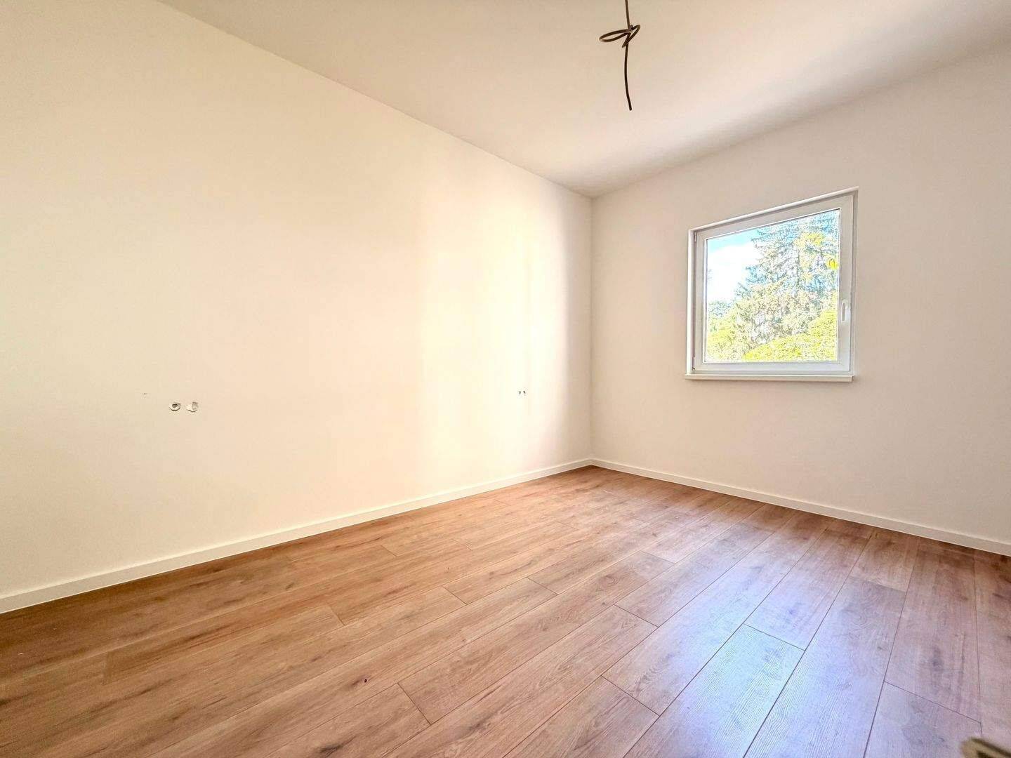 Kernsaniert & erstmals verfügbar – Modernes Apartment am Dutzendteich