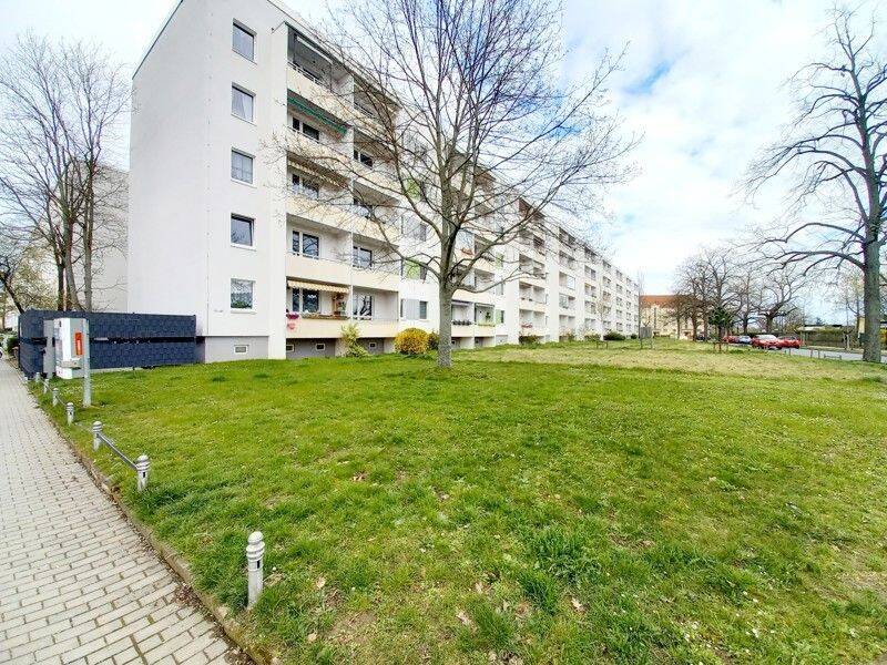Kleine 3-Raumwohnung im Erdgeschoß mit Balkon, sucht Nachmieter!